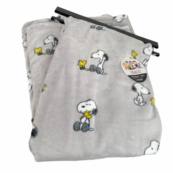 Peanuts Snoopy and Woodstock Throw Blanket, Gray, 50x70 - Picture 7 of 7
